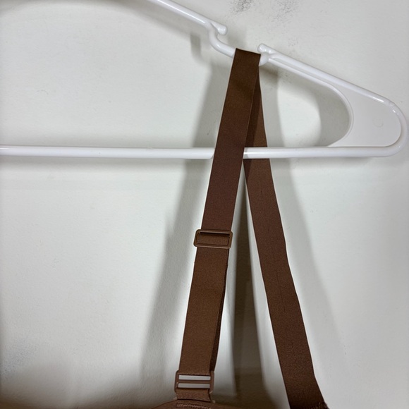 NWT SKIMS Molded Unlined Balconette Bra Size 36DD - Picture 6 of 9